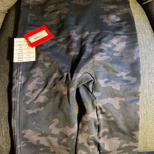 Spanx “Look At Me Now” Biker Shorts sz 2/4
